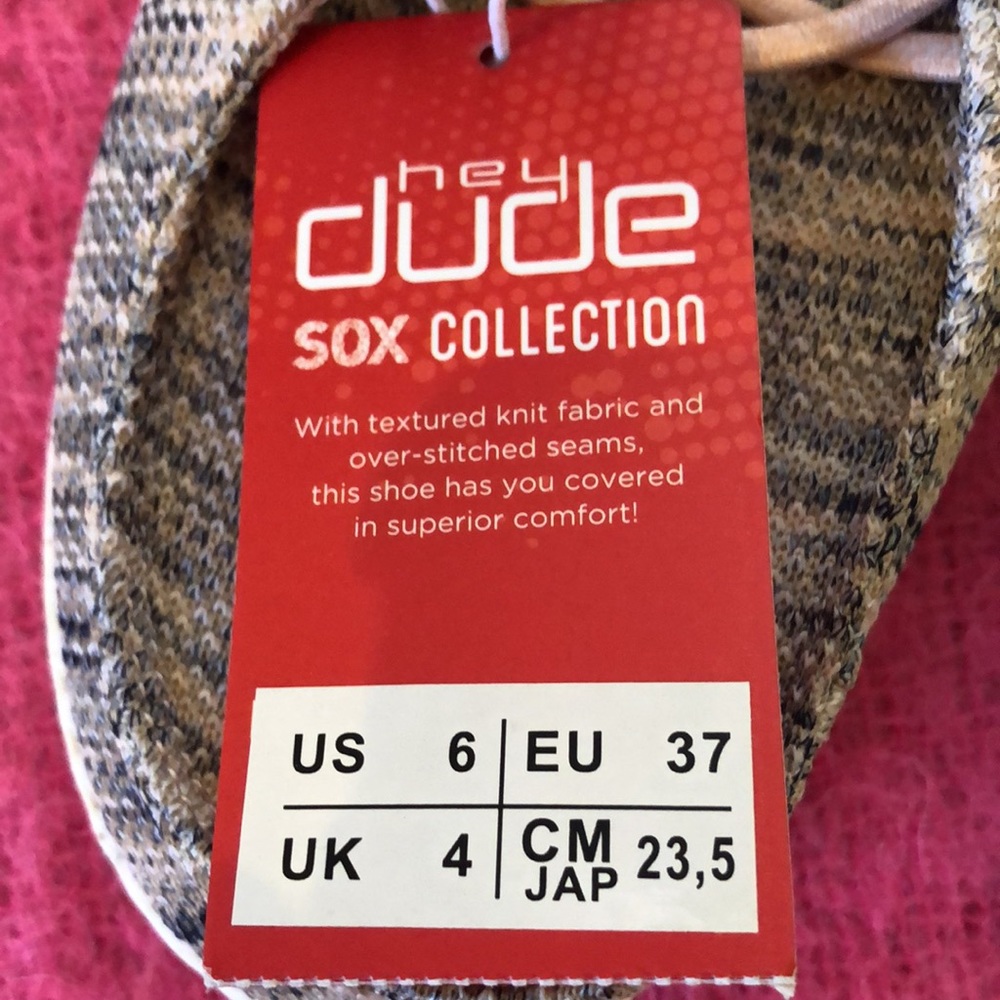 🆕 Hey Dude Sox Collection Wendy blue & pink cushioned pull adjustable flats - Picture 12 of 14